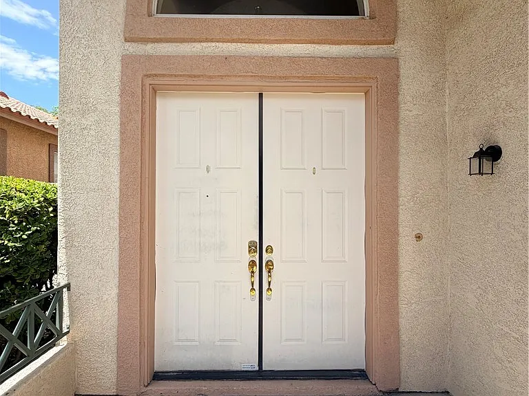 925 Lexington Cross Dr — Photo 3