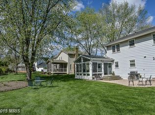 13827 Leighfield St, Chantilly, VA 20151