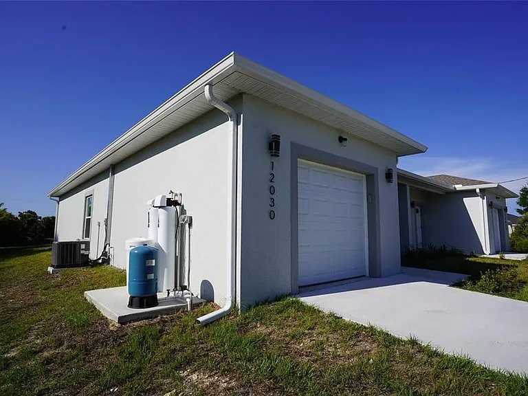 12030 Tetzel Ave — Photo 2
