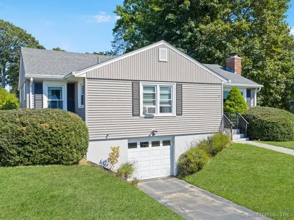 29 Lloyd Road, Waterford, CT 06385