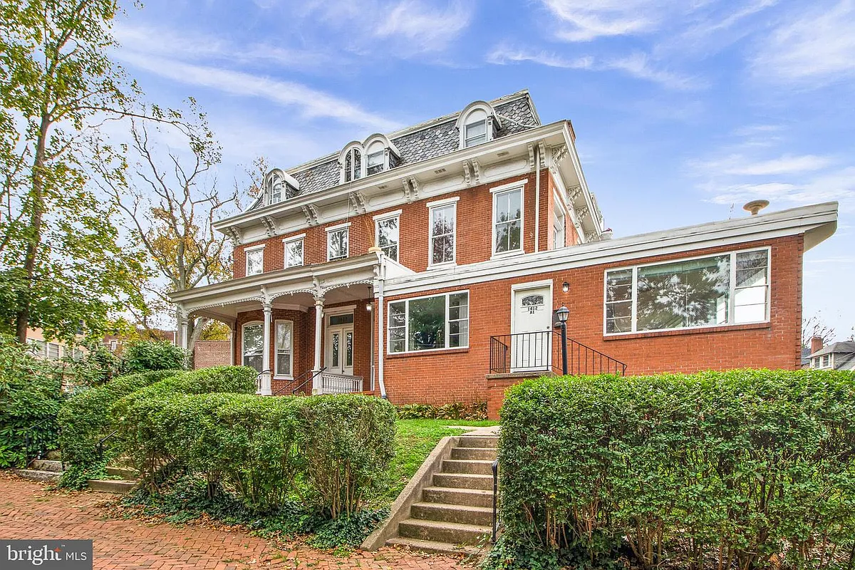 Building Photo - 1412 State St #A1