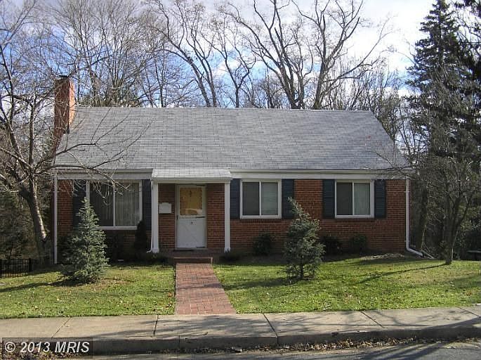 1st image of 127 S Lee St