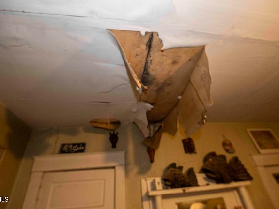 2nd image of 129 Corner Aly