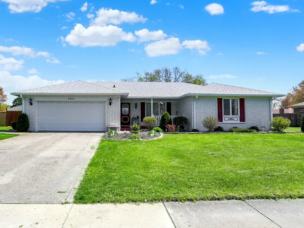 1111 Cambridge Dr, Greenwood, IN 46142