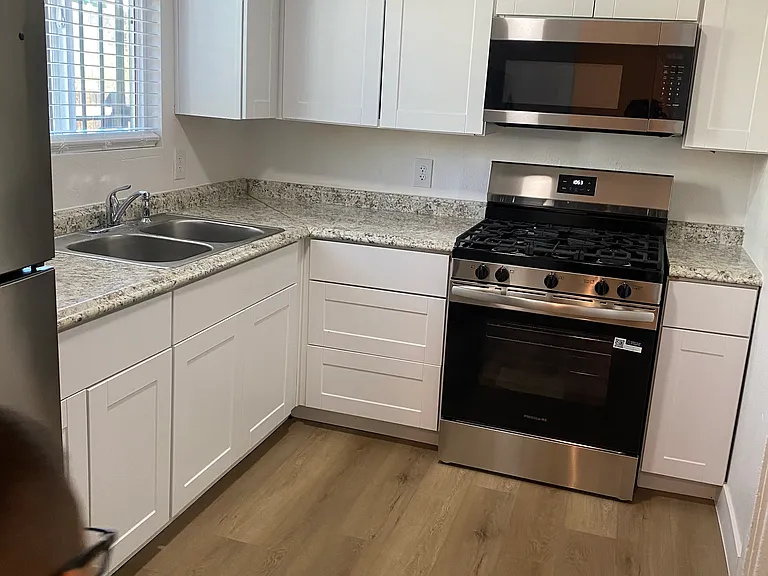 105 W Kelso St — Photo 6