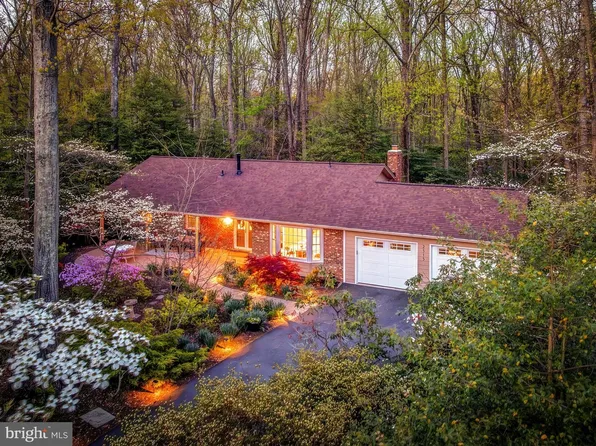 2515 Fowlers Ln, Reston, VA 20191