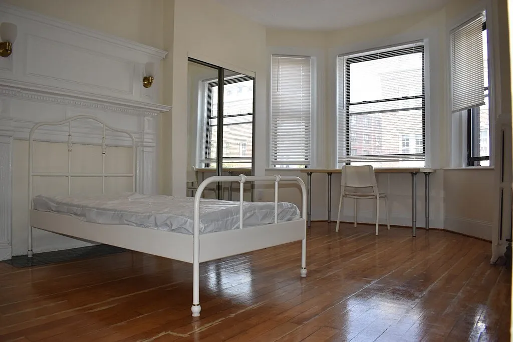 16 Glenville Avenue - 2 (Ro... — Photo 3