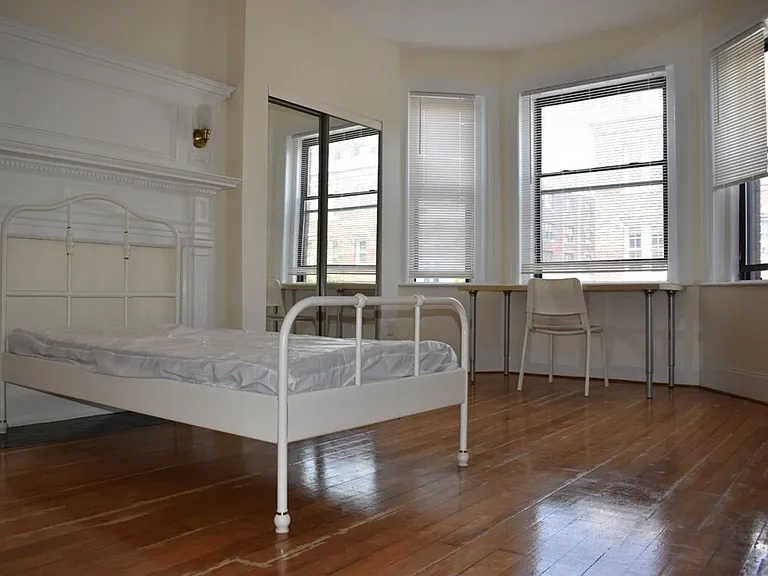 16 Glenville Ave #2 — Photo 4