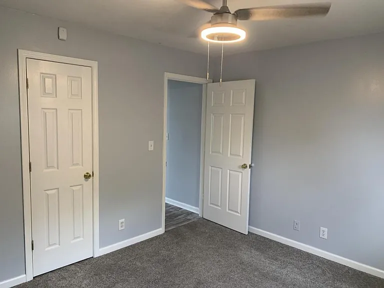 689 Artic Ave — Photo 4