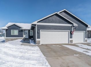 910 Fanning St, Tea, SD 57064