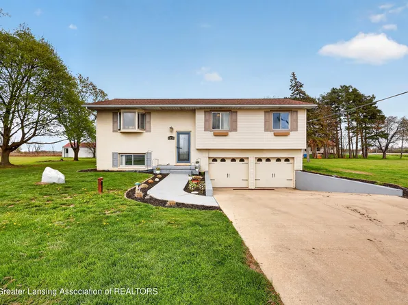 13058 Benton Rd, Grand Ledge, MI 48837