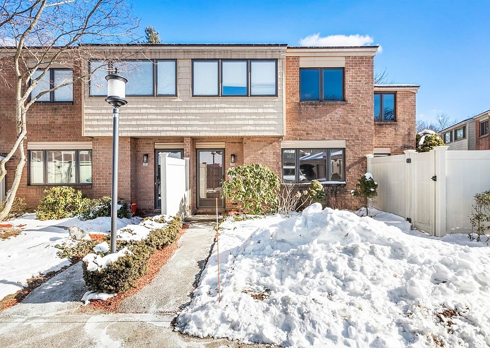 1st image of 119 Greenbrook Dr Unit 119