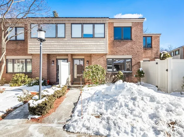 119 Greenbrook Dr Unit 119, Stoughton, MA 02072