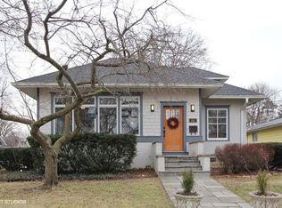 141 E Sunnyside Ave, Libertyville, IL
