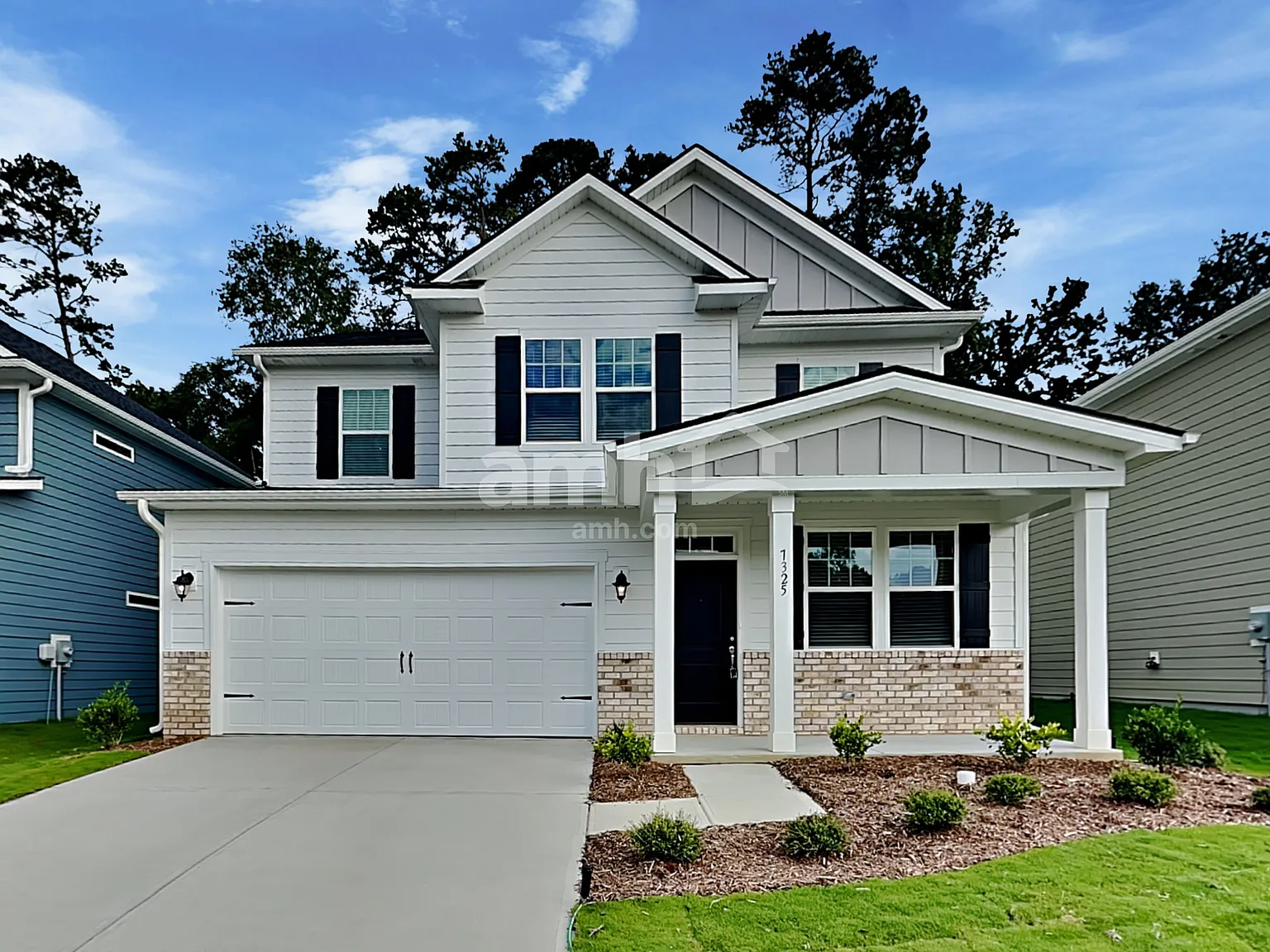 4 bed, 2.5 bath, 2297 sqft, $2,725 — Photo 1
