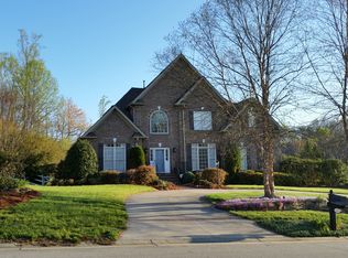 2013 Rossmore Rd, Clemmons, NC 27012