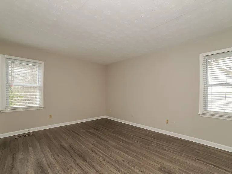3106 Calumet Cir NW — Photo 12