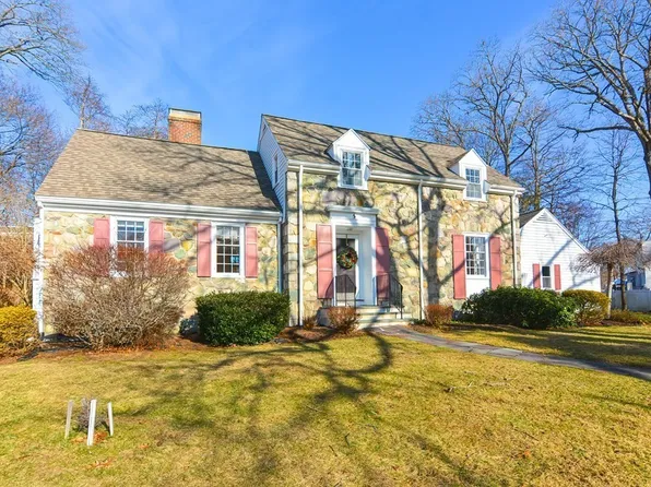 5 Victoria Cir, Norwood, MA 02062