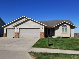 606 Prairie View Dr, Carroll, IA 51401
