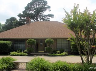 5 Club Manor Dr, Maumelle, AR 72113