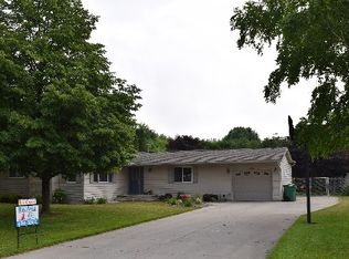 2010 Karl Dr, Bay City, MI 48706