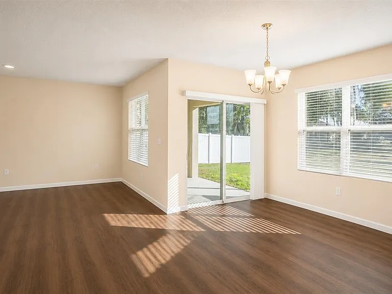 1865 Jackson Oaks Dr — Photo 7