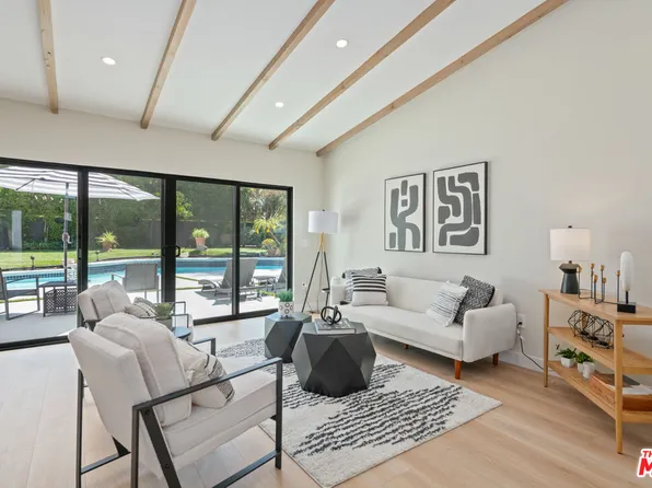 23442 Burbank Blvd, Woodland Hills, CA 91367