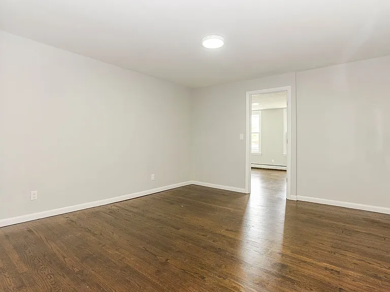 140 Nash Street — Photo 6