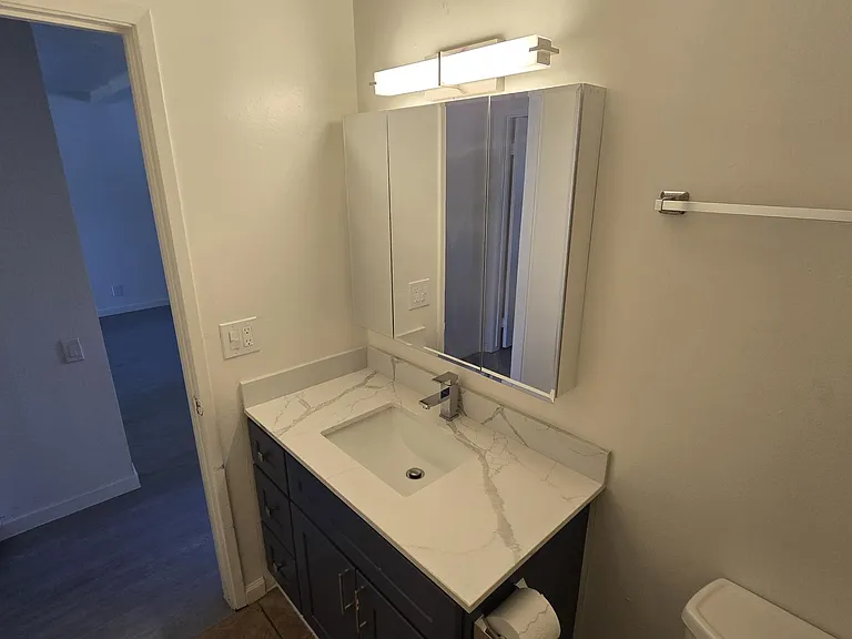 2 bed, 1.0 bath, 850 sqft, $2,295 — Photo 13