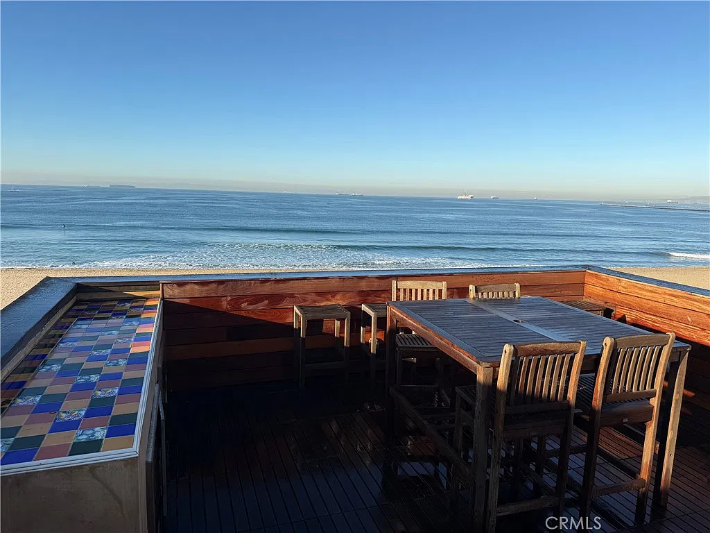 4 bed, 3.5 bath, 2128 sqft, $7,900 — Photo 4