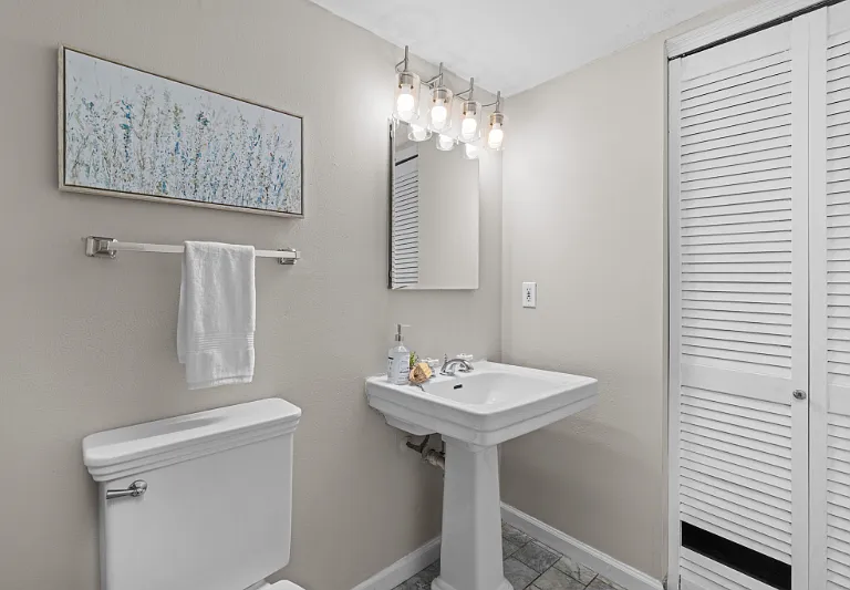 1607 Redbird Cv — Photo 16
