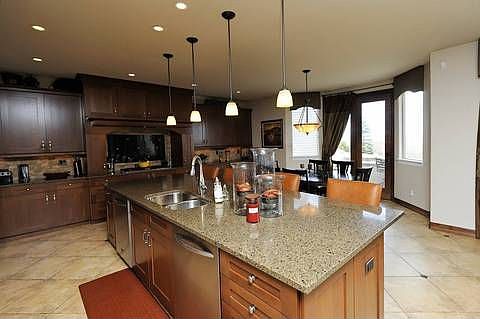 12437_daniels_gate_drive_MLS984481_HID658372_ROOMk