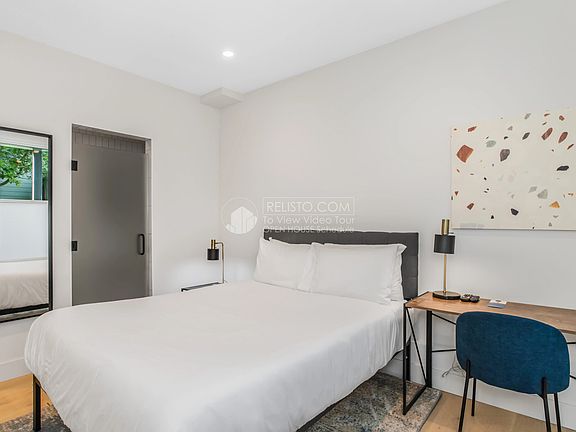 2nd image of 2263 1/2 Sacramento St #2