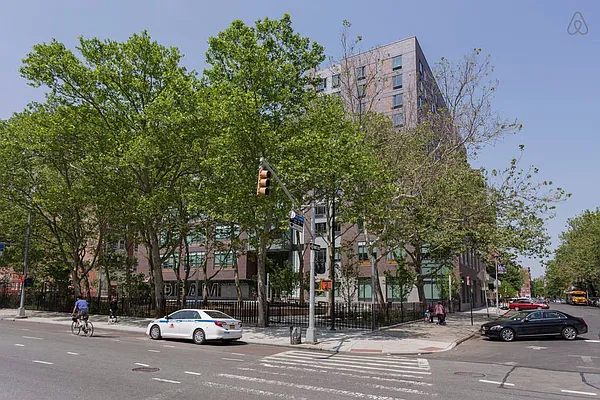 Rented by Charles Coutinho LLC | media 32