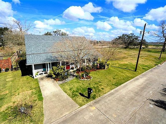 2nd image of 202 Belle Chasse St