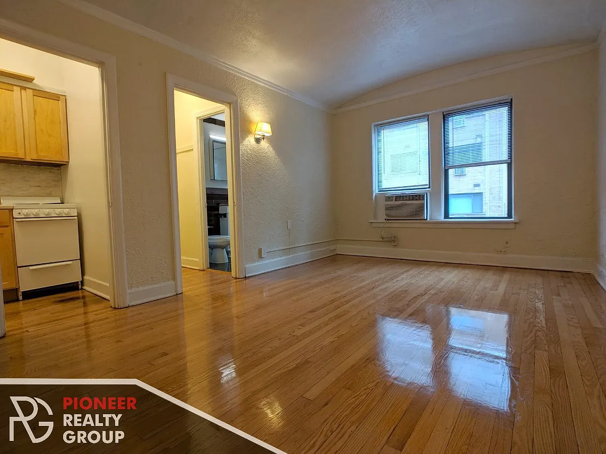 Building Photo - 535 W Arlington Pl #536-210