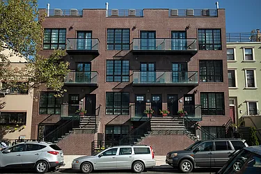 819 Dekalb Avenue in Bedford-Stuyvesant