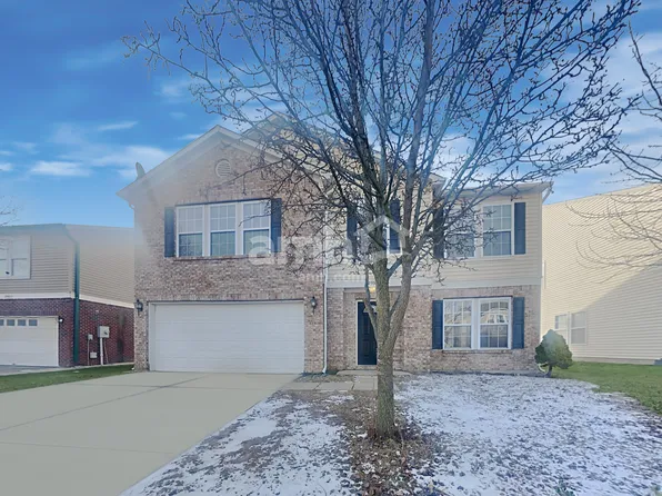 2957 Seasons Dr, Greenwood, IN 46143