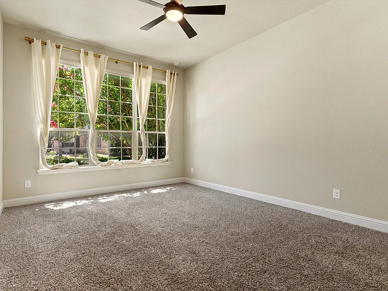 2703 Navarro Trl — Photo 19