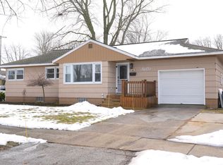 1067 Hampden Rd, Muskegon, MI 49441