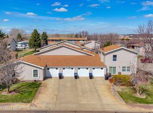 660 27th St W, Dickinson, ND 58601