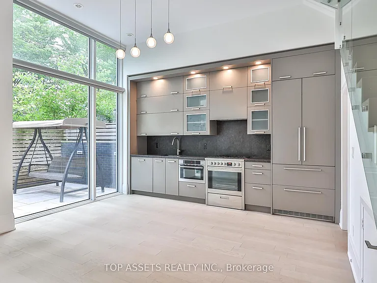 101 Erskine Ave #Townhouse 10 — Photo 7