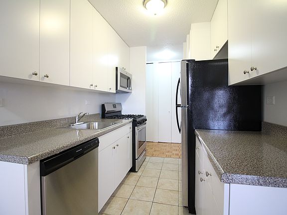 3rd image of 175 W 90th St APT 16c