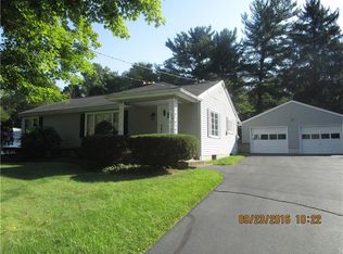 815 Sugar Hollow Rd, Hermitage, PA 16148
