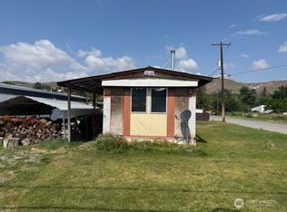 229 W Jonathan St, Tonasket, WA 98855