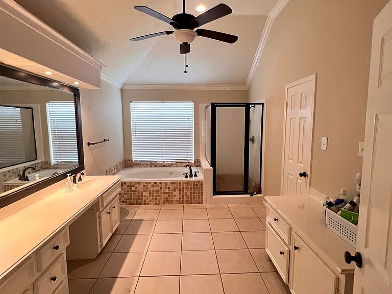 2104 Bay Hill Dr — Photo 24