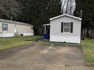 7197 Birchview Dr, Ravenna, OH 44266