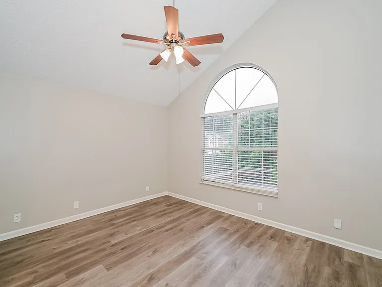 3521 Glenfalls Dr — Photo 10