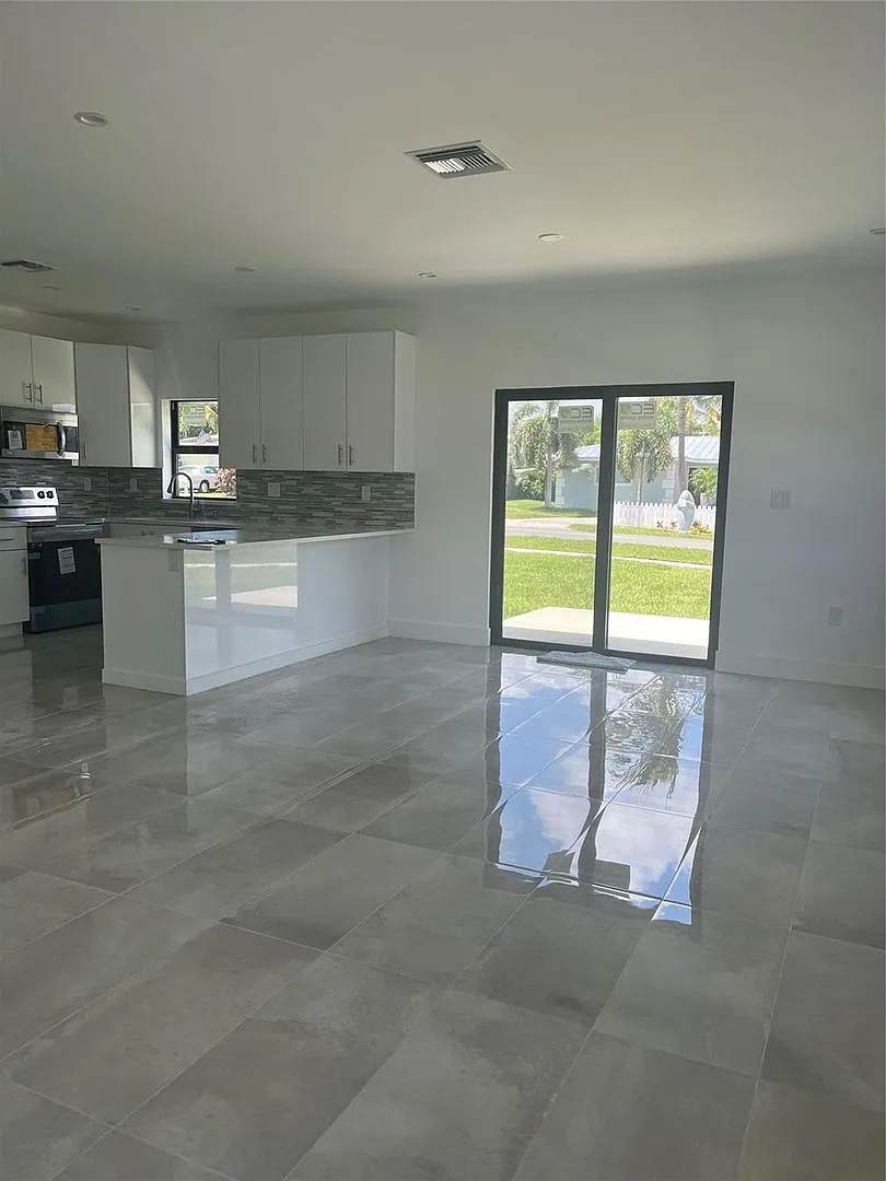 2877 SE 1st Court, Boynton Beach, FL 33435 — Photo 3