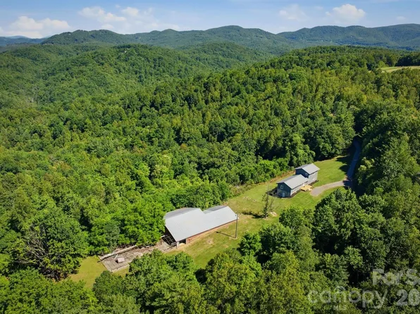 822 Windy Mountain Rd, Deep Gap, NC 28618